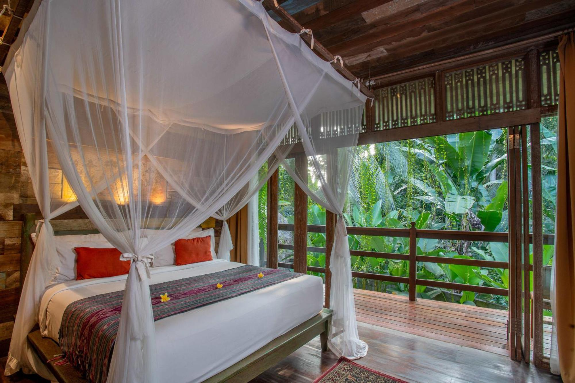 Family Three-Bedroom Villa Private Pool