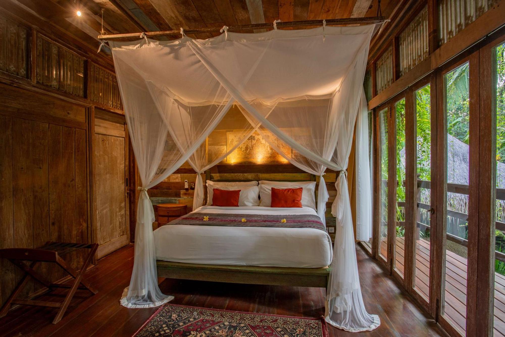 Family Three-Bedroom Villa Private Pool